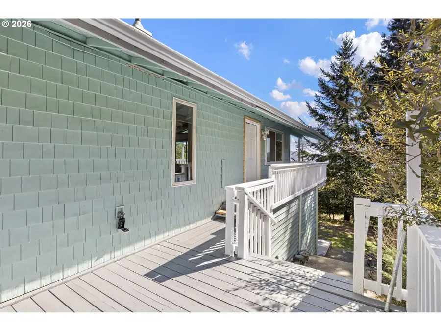 1604 Spring Brook Rd, Myrtle Creek Riddle, OR 97457 - #2