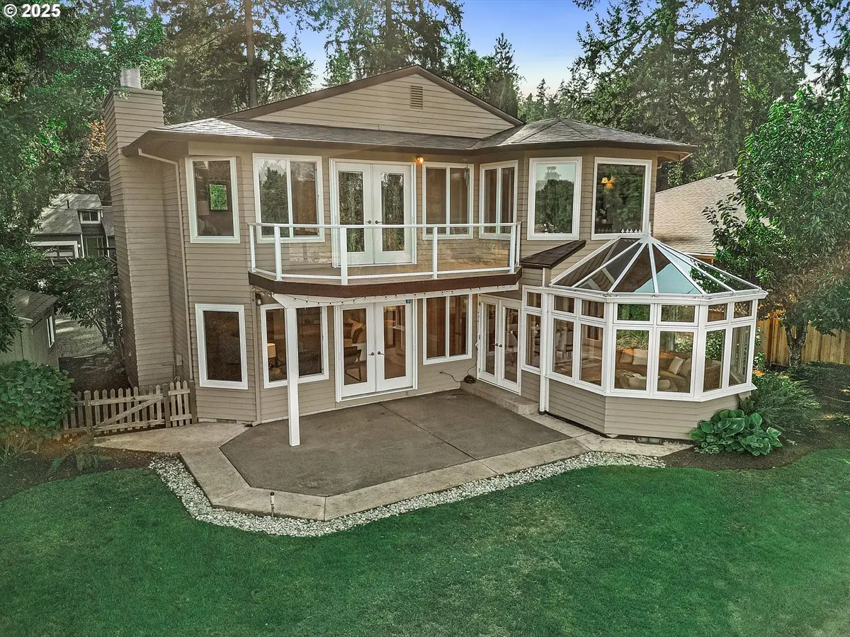 5687 River St, West Linn, OR 97068 - #1