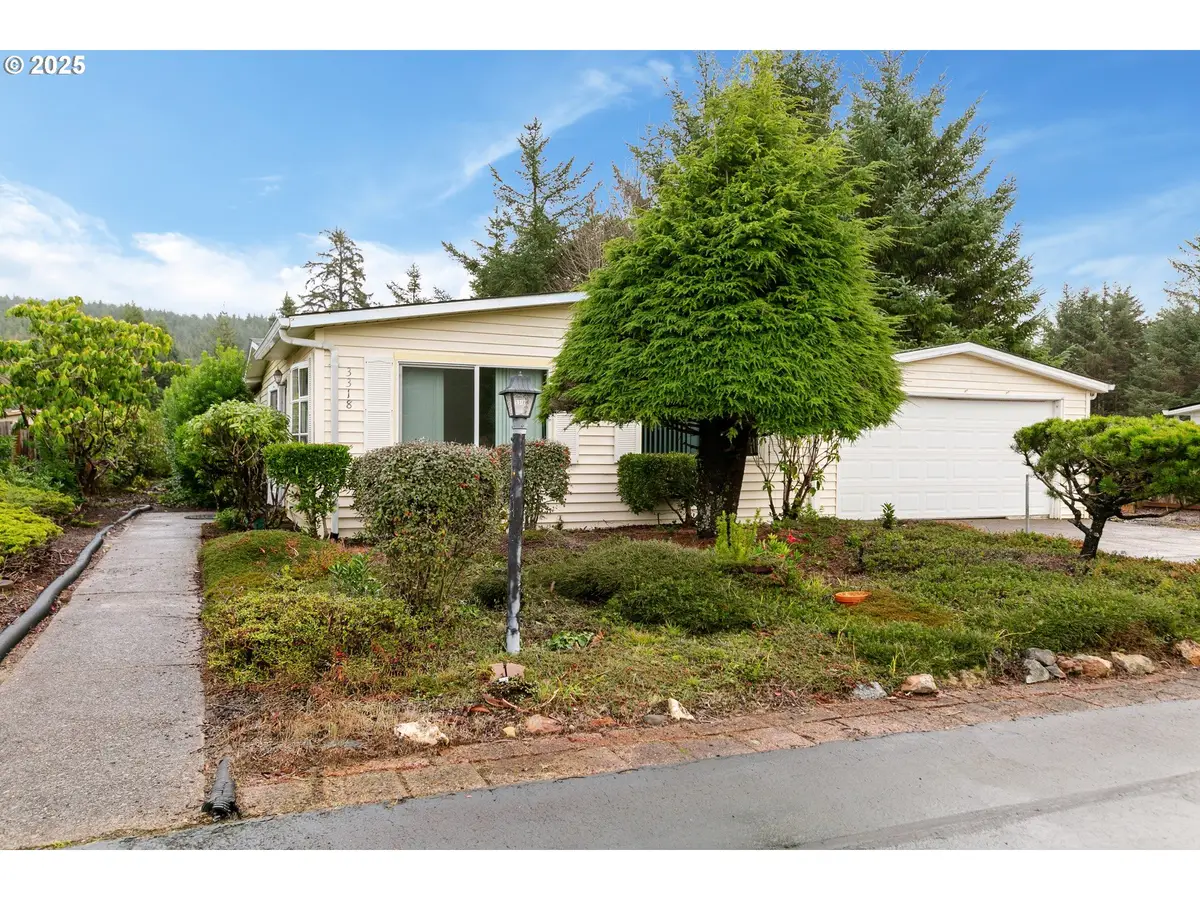 3318 NE Coos St, Newport, OR 97365 - Image #1
