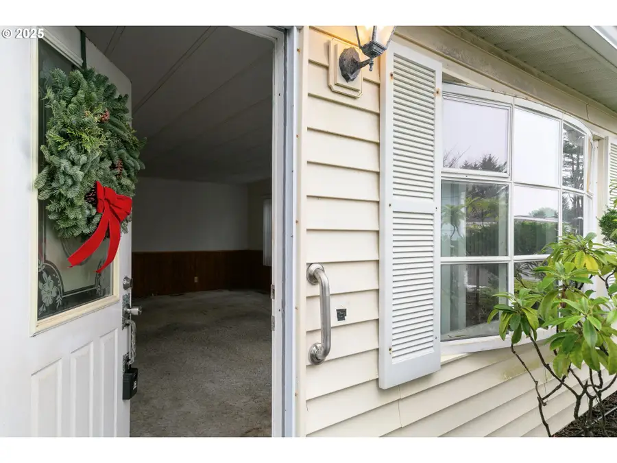 3318 NE Coos St, Newport, OR 97365 - Image #3