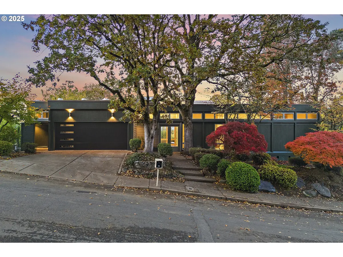 925 Holiday Ct S, Salem, OR 97302 - Image #1