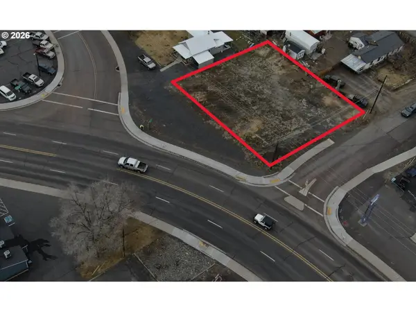 36 N Grand Ave, Burns, OR 97720