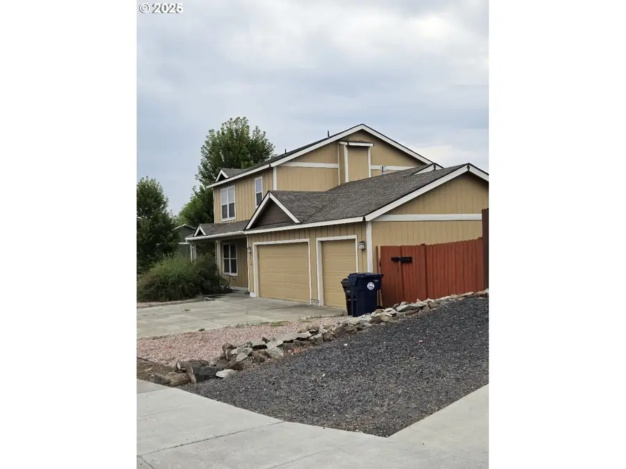 2428 SW Kalama Ave, Redmond, OR 97756 - Image #3