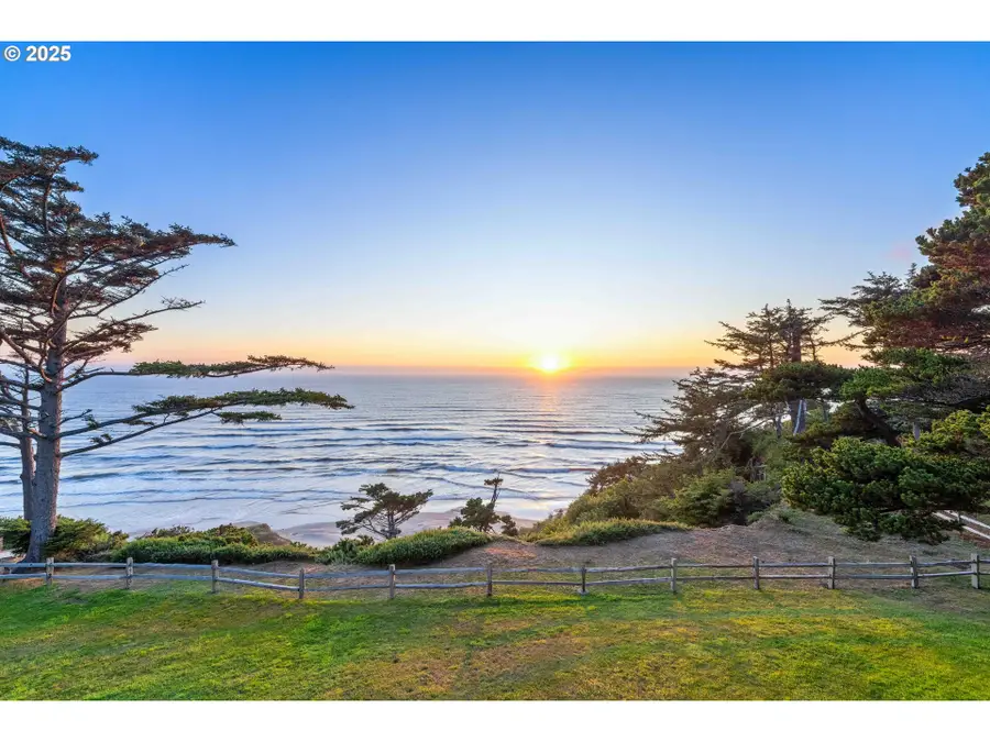 88248 Tokyo Ln, Bandon, OR 97411 - Image #2