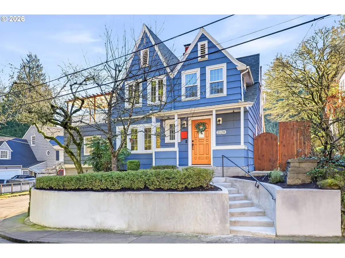 2128 SW Edgewood Rd, Portland, OR 97201 - Image #1