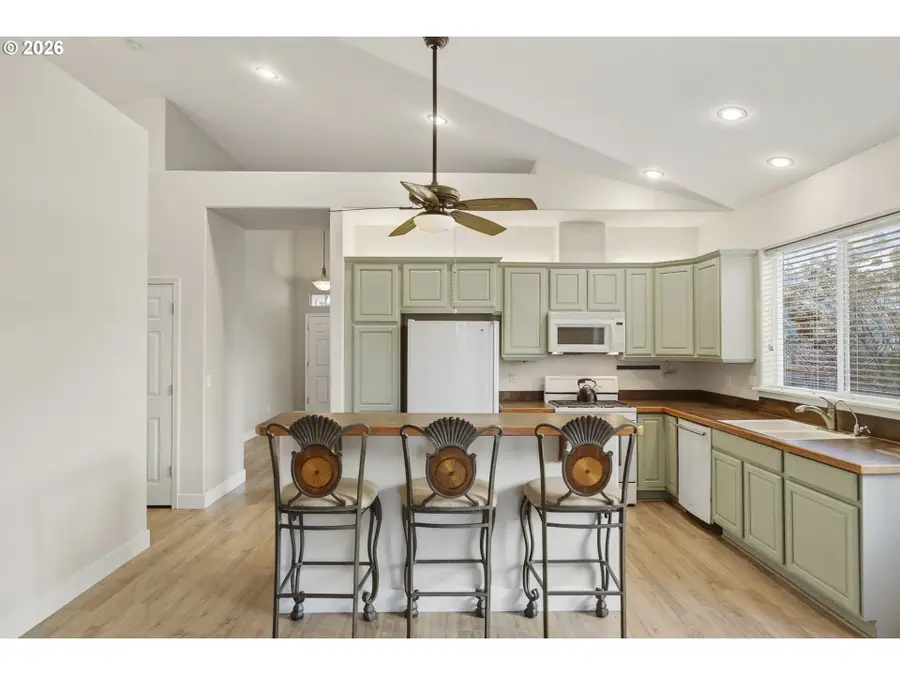 17805 SE 12th Dr, Vancouver, WA 98683 - Image #2