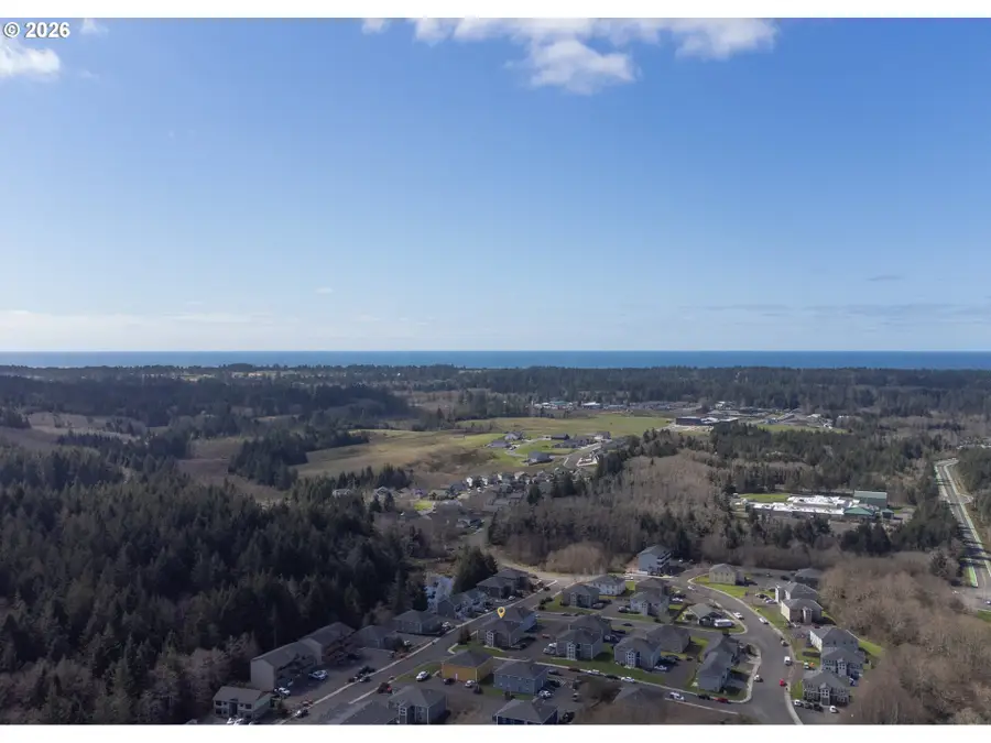 2047 SE Huckleberry Ave, Warrenton, OR 97146 - #2