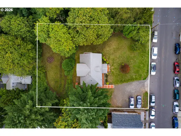 909 SW Gaines St, Portland, OR 97239