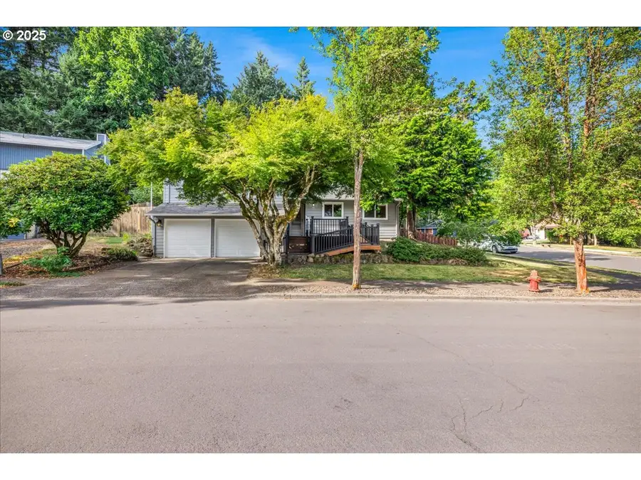 20900 SW Winema Dr, Tualatin, OR 97062 - Image #2