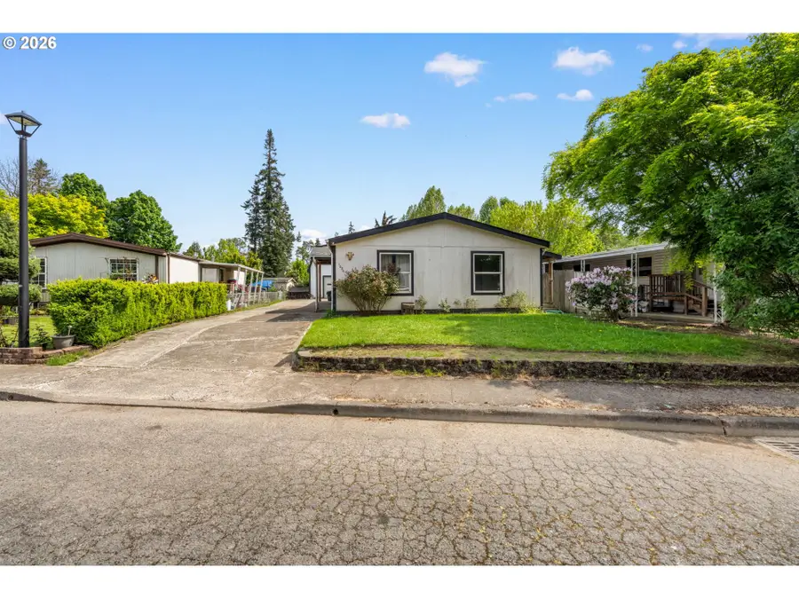 1036 Alder Ln, Woodburn, OR 97071 - #2