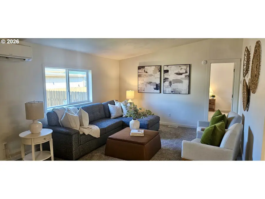 451 Lochaven Ave, Springfield, OR 97477 - #2