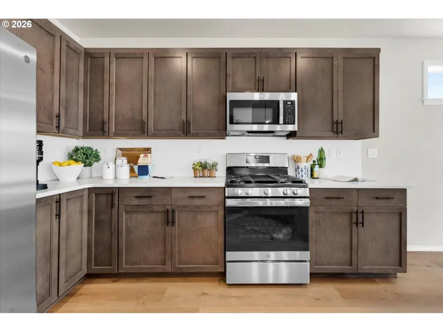 1010 S 52nd St, Springfield, OR 97478 - #3