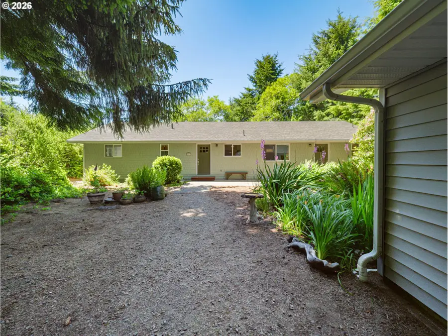 657 S Schooner Creek Rd, Lincoln City, OR 97367 - #3