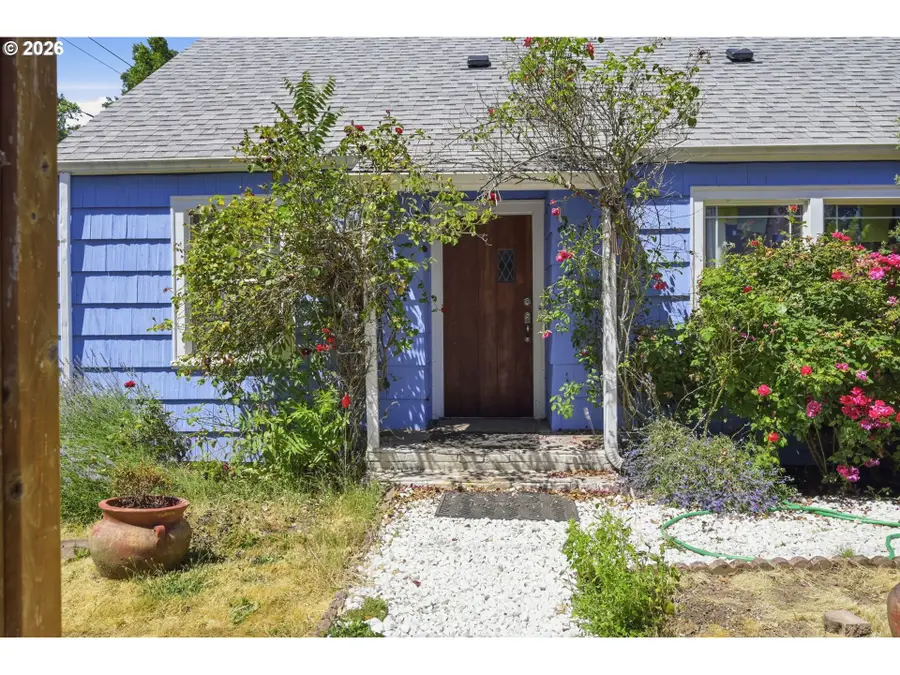 123 Elkay Dr, Eugene, OR 97404 - #3