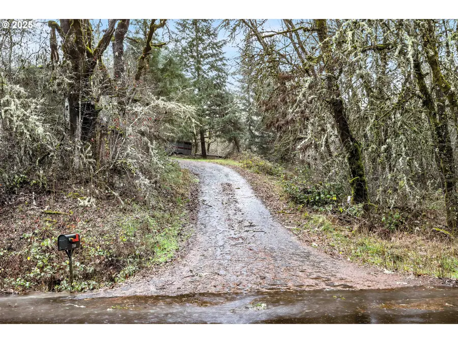 17600 NW Panther Creek Rd, Carlton, OR 97111 - Image #2