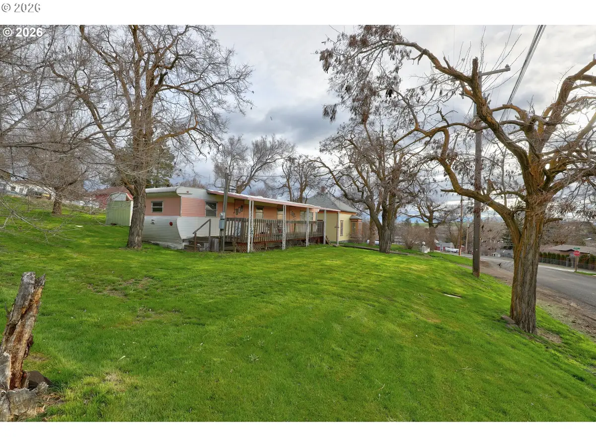 400 Lincoln St, Moro, OR 97039 - #1