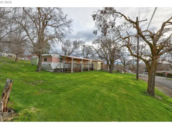 400 Lincoln St, Moro, OR 97039