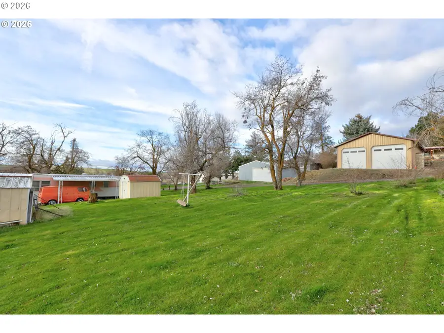 400 Lincoln St, Moro, OR 97039 - #3