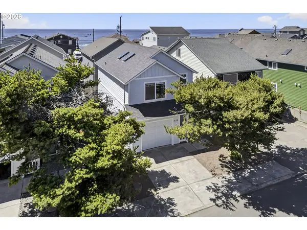 929 NW Spring St, Newport, OR 97365