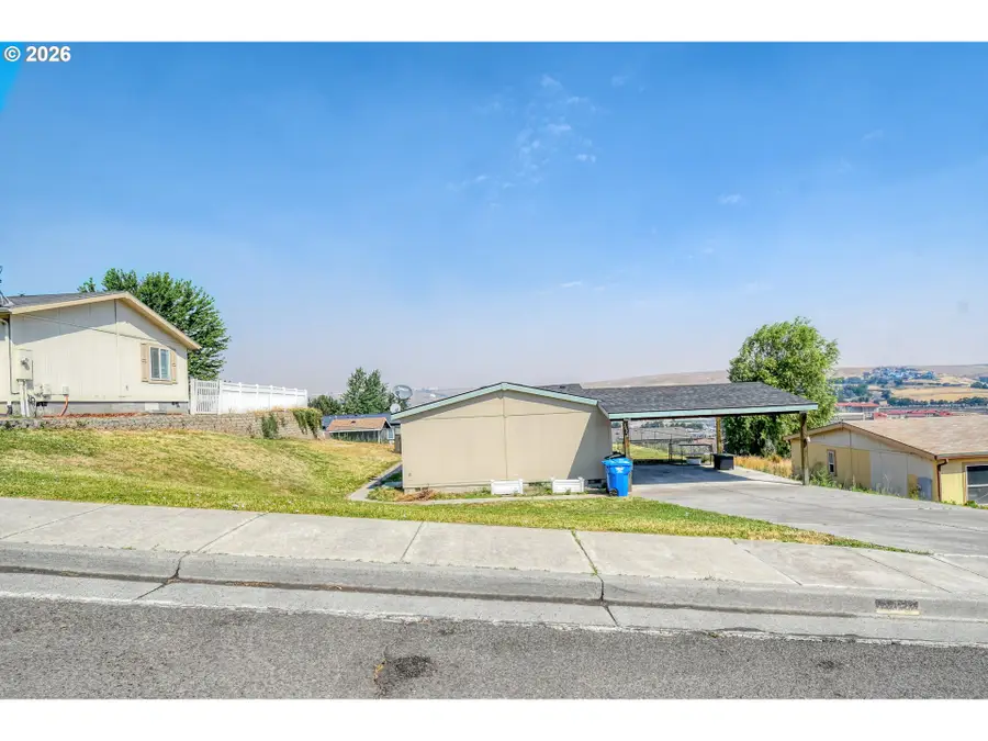 3022 SW River View Dr, Pendleton, OR 97801 - #2