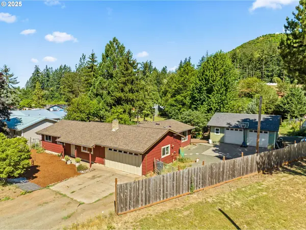 34755 Row River Rd, CottageGrove, OR 97424