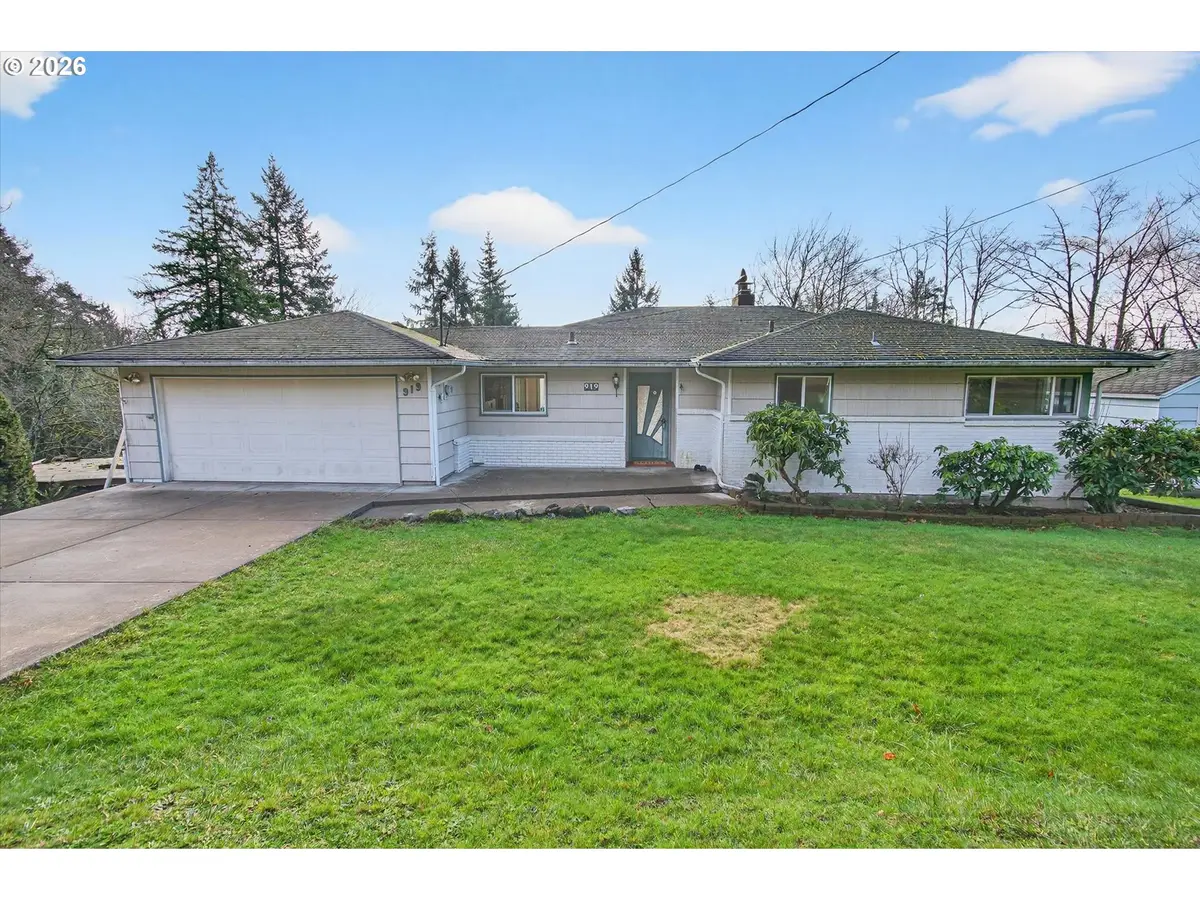 919 Cascade Dr, Longview, WA 98632 - #1