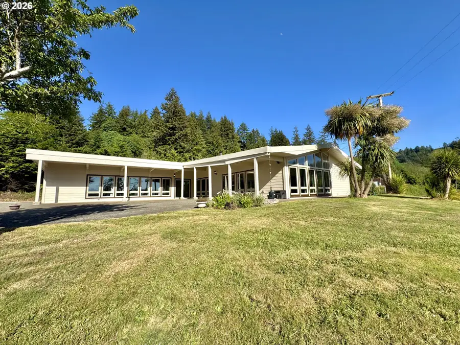94475 Golf Course Ln, Eastside, OR 97459 - #2