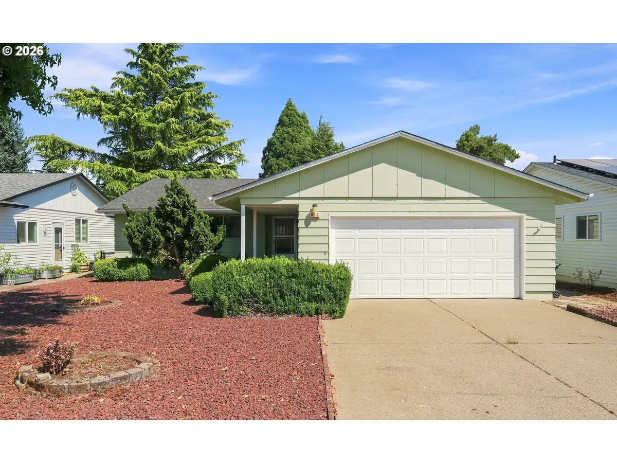 828 Oregon Way, Woodburn, OR 97071 - #1