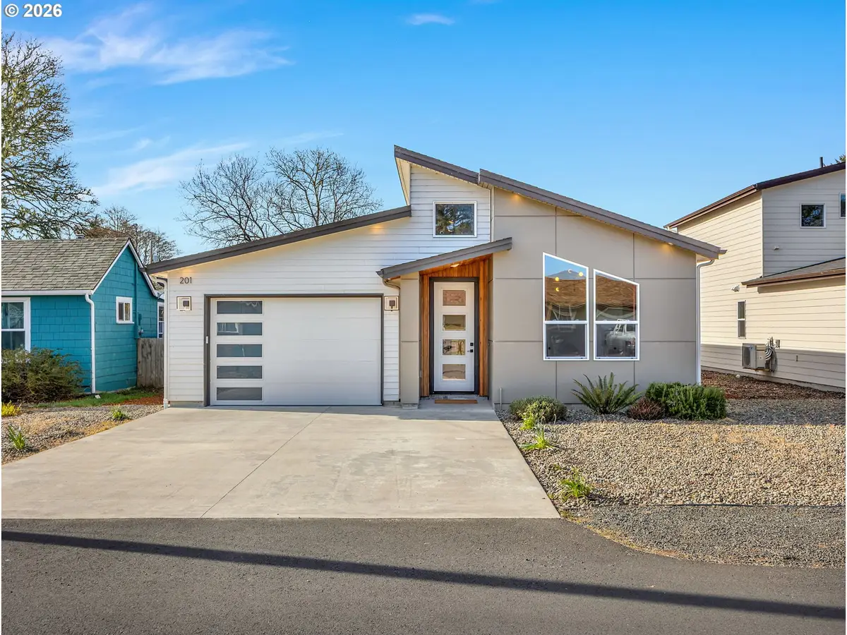 201 24th St Ne, Long Beach, WA 98631 - #1