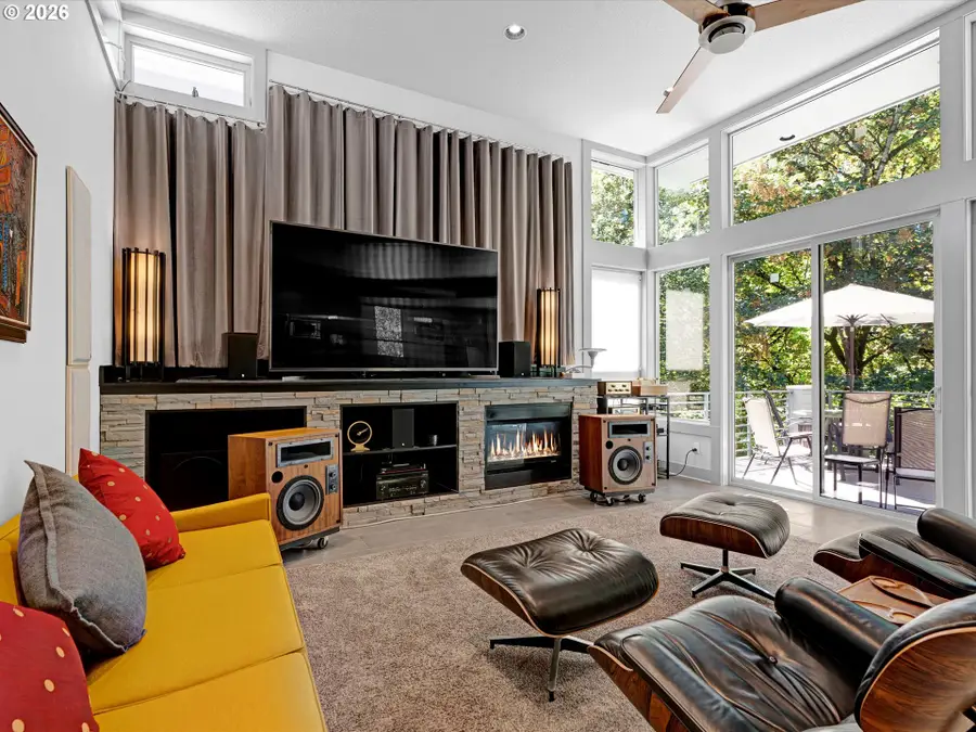 2935 SW 89th Ave, Portland, OR 97225 - #2