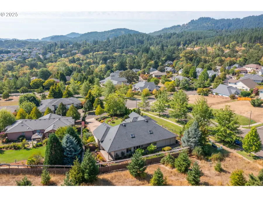 3597 NW Goldfinch Pl, Corvallis, OR 97330 - Image #3