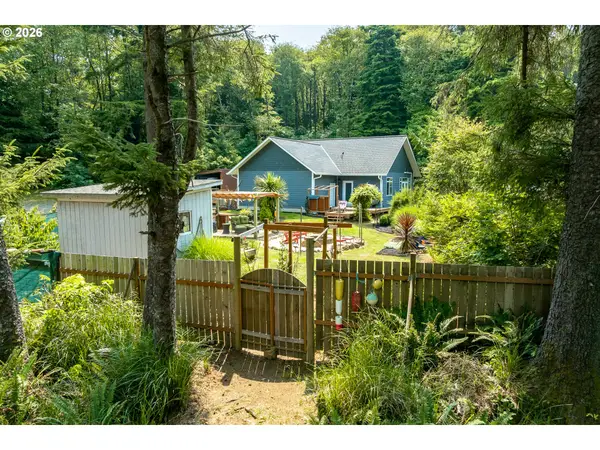 5230 4th St, Tillamook, OR 97141
