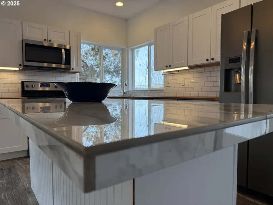 61142 Brookhollow Dr, Bend, OR 97702 - #3