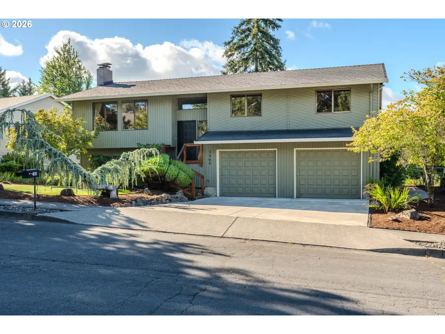 1968 SW 25th St, Gresham, OR 97080 - #2