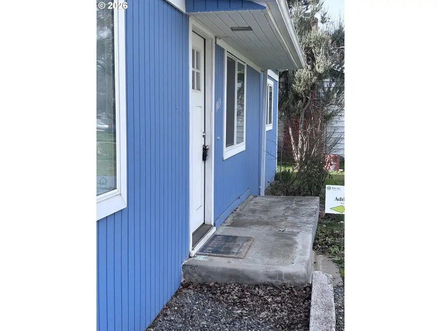 1023 SW 30th St, Pendleton, OR 97801 - #3