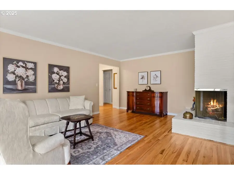 9845 SW Eagle Ln, Beaverton, OR 97008 - Image #2