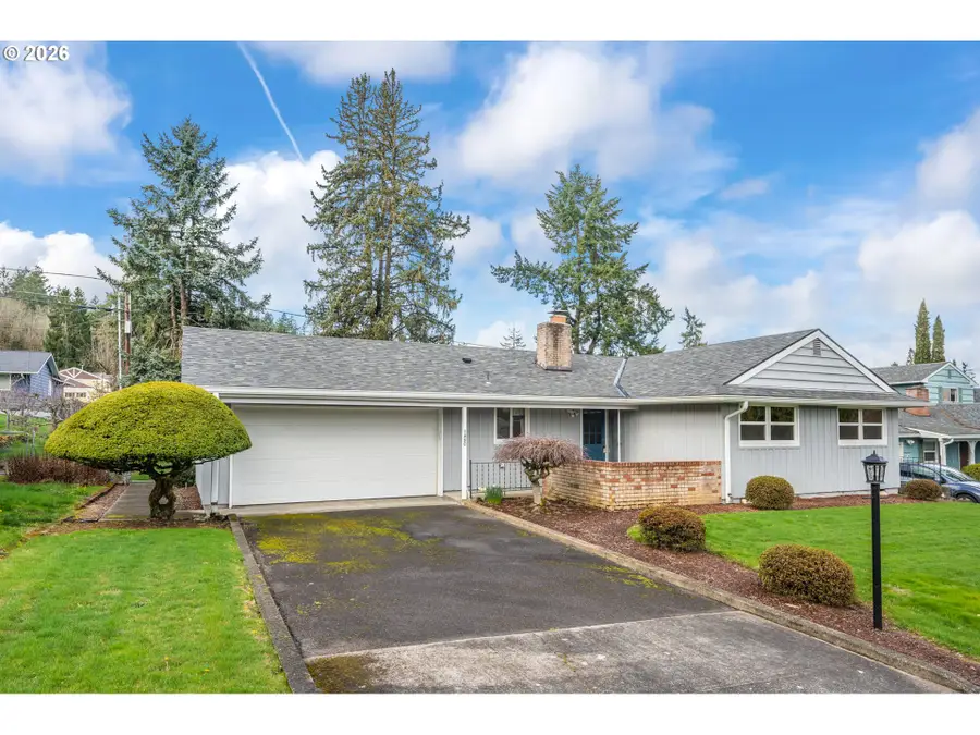 1490 Hallinan St, Lake Oswego, OR 97034 - #2