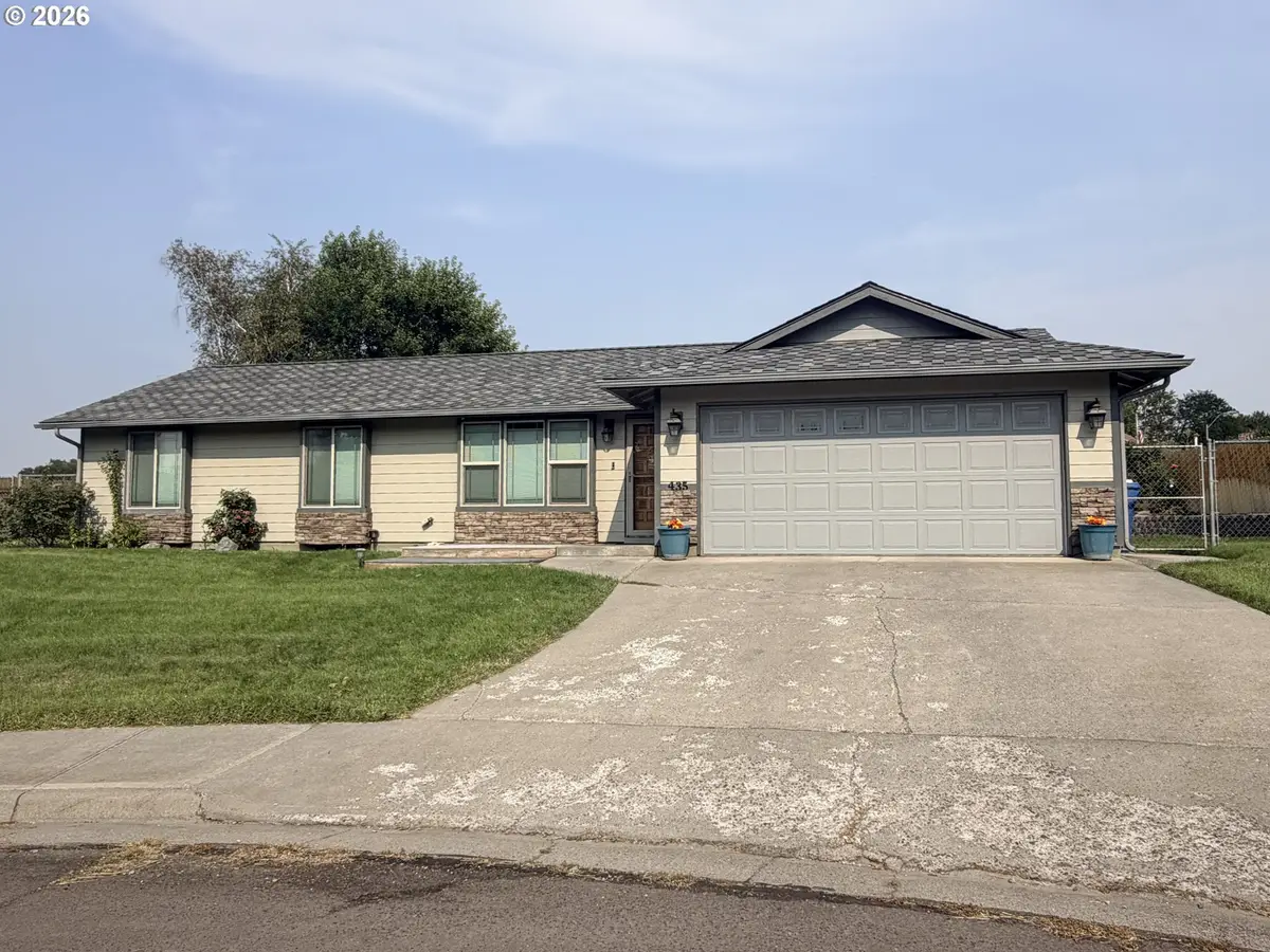 435 SE 9th Ct, Hermiston, OR 97838 - #1