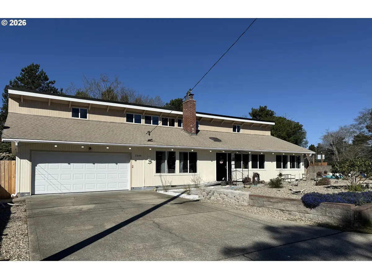 2580 Fir St, North Bend, OR 97459 - #1