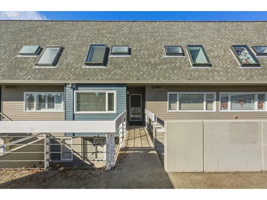 103 N Hayden Bay Dr #103, Portland, OR 97217 - #2