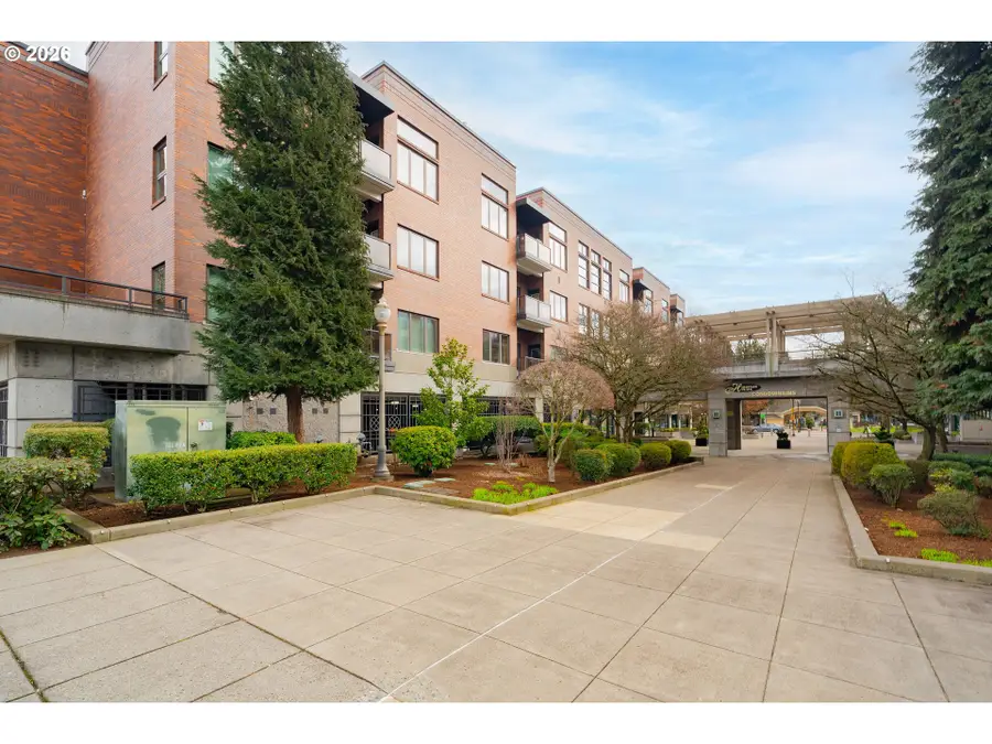 300 W 8th St #306E, Vancouver, WA 98660 - #2