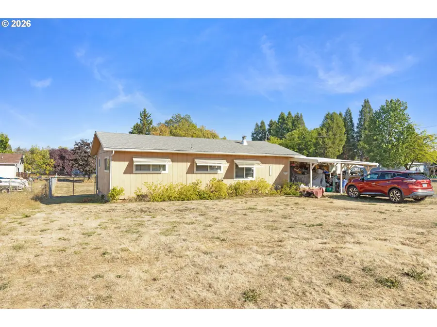 2461 NW Brockway Rd, Winston, OR 97496 - #2