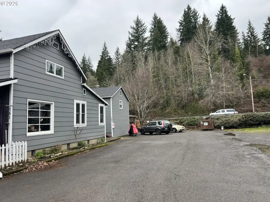 133 NW Alder St, Mill City, OR 97360 - #2