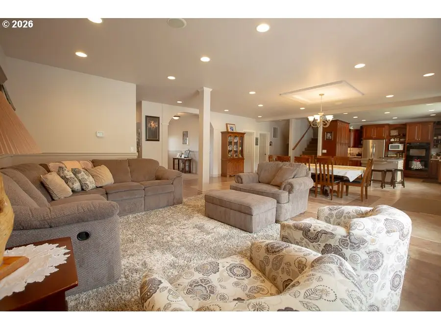 318 S 20th St, La Grande, OR 97850 - #2