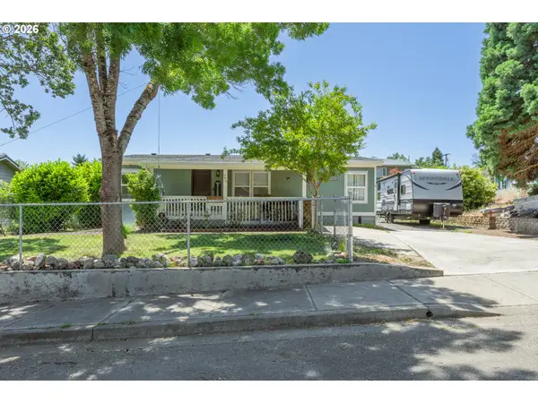 946 NE Laurance St, MyrtleCreek, OR 97457