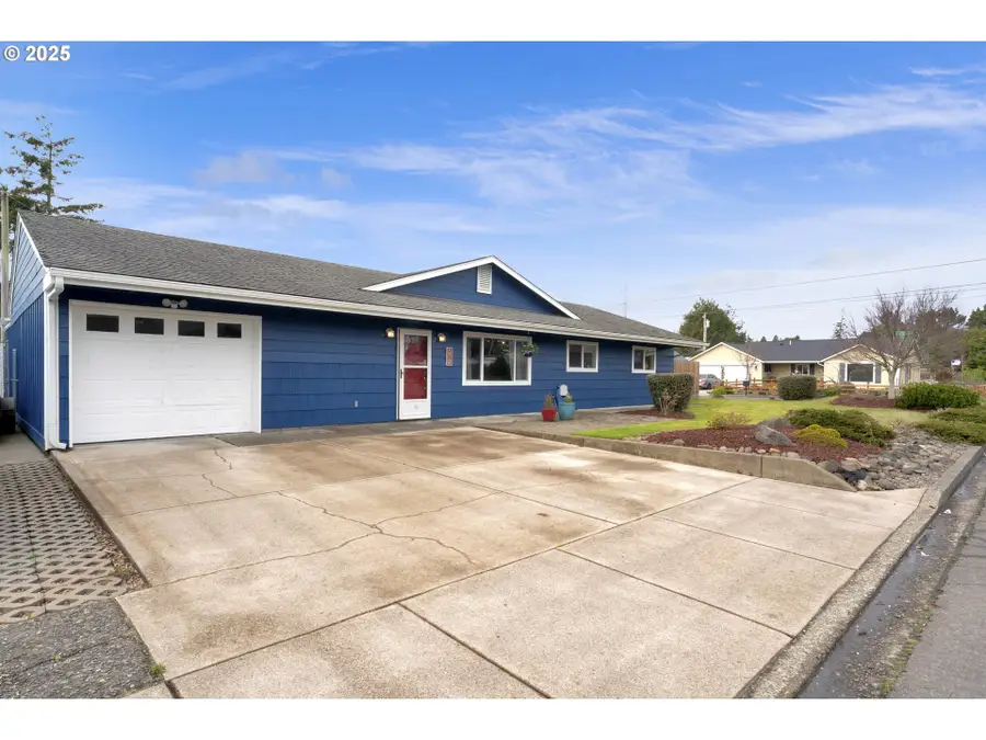 679 Kingwood St, Florence, OR 97439 - Image #2