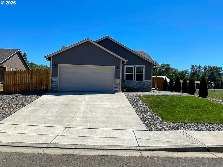 165 Collins Rd, Winston, OR 97496 - #2