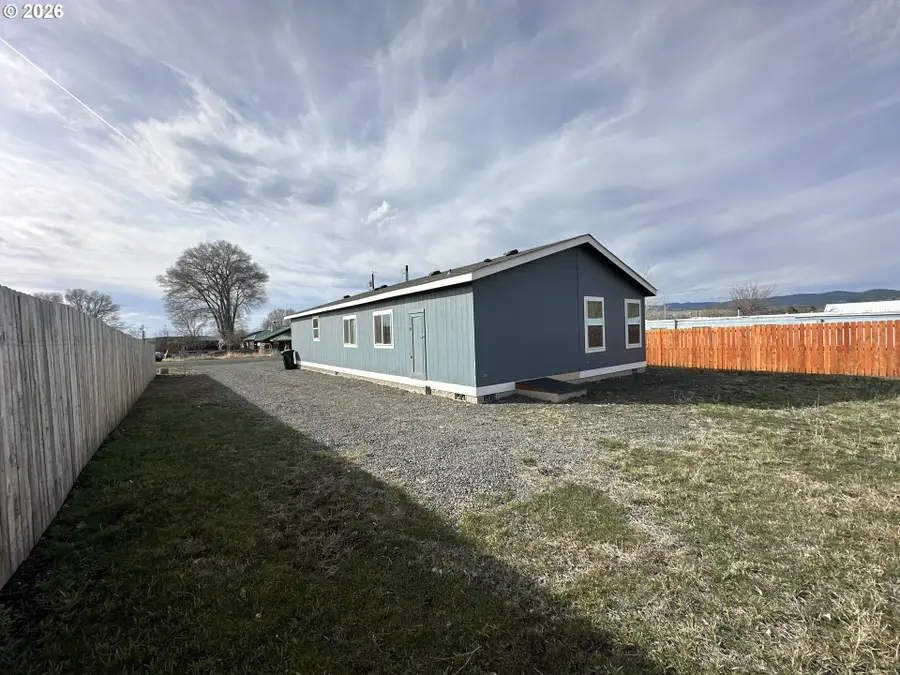 917 S Hall St, Prairie City, OR 97869 - #3