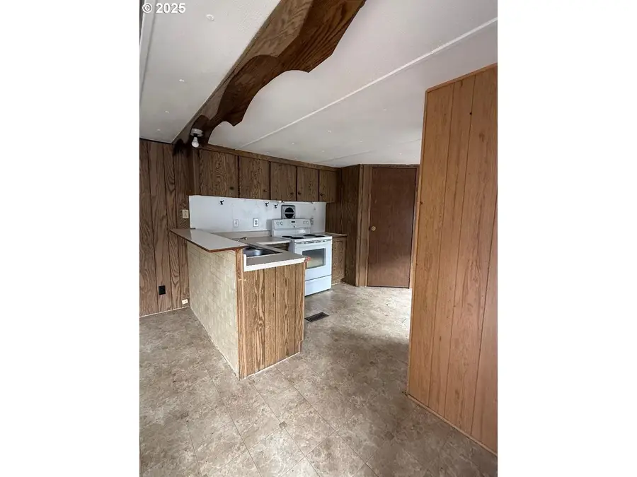 5000 NE Stephens St, Roseburg, OR 97470 - Image #2