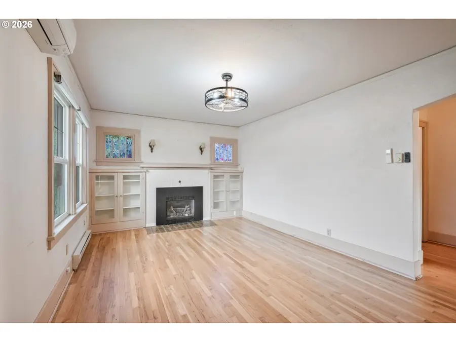 707 Ayers St, Kelso, WA 98626 - #2